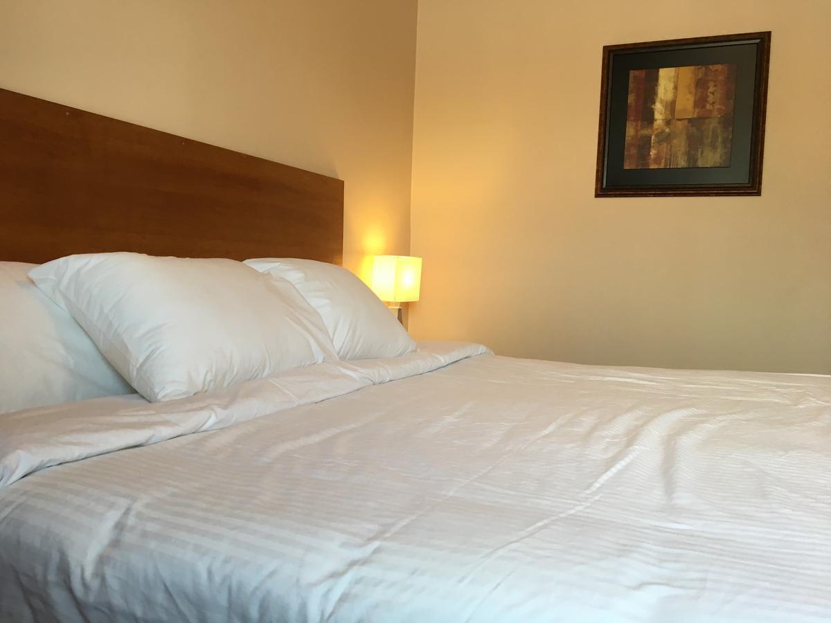 Bulldog Inns Sundre Exterior photo
